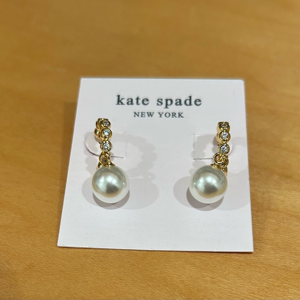 Kate Spade hoop earrings with a pearl - Picture 2 of 2